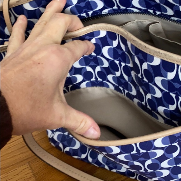 Coach tote - Picture 3 of 4